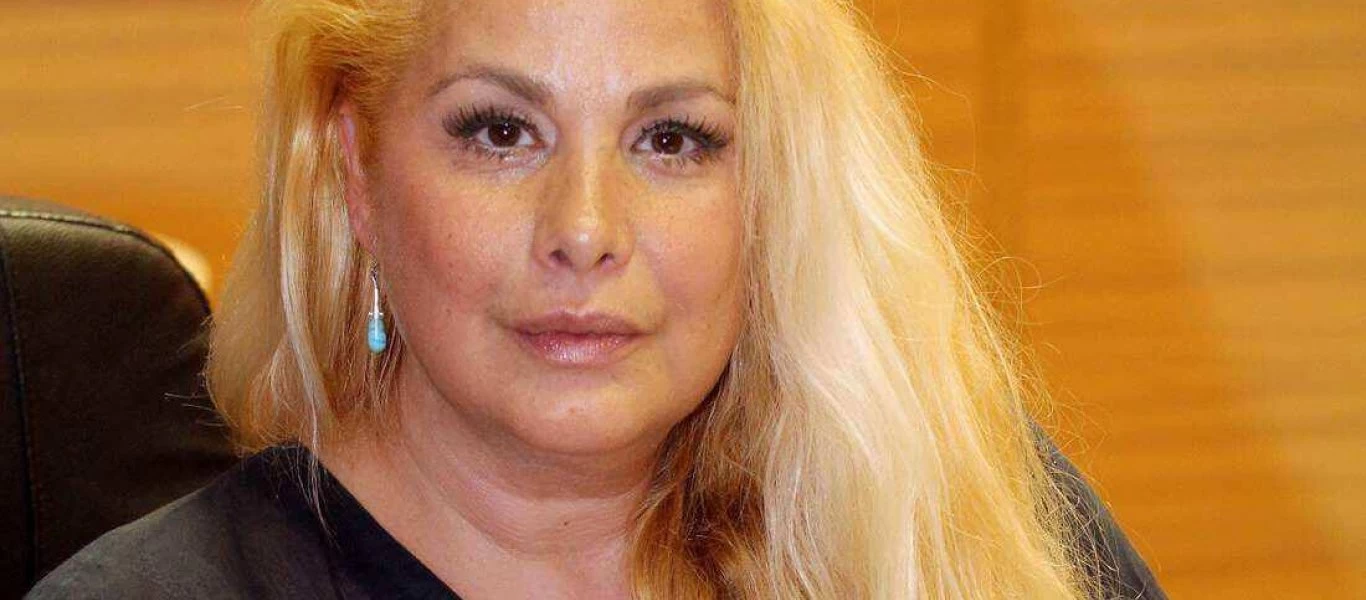 Η Τζενη Χειλουδάκη τα «χώνει» στην Τ. Στεφάνιδου: «Ούτε τη ροχάλα μας δεν αξίζεις μωρή» (φωτο)